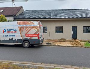 Zateplení novostavby řadového domu pomocí foukané izolace